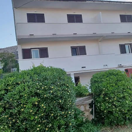 Bepo I Marija A1 Pag Town
